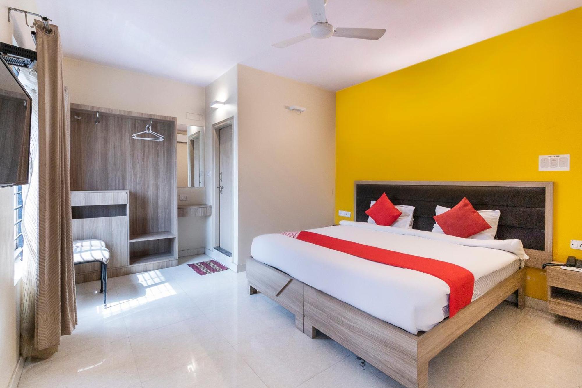 Hotel O Golden Inn Near Cubbon Park Bangalore Exterior photo