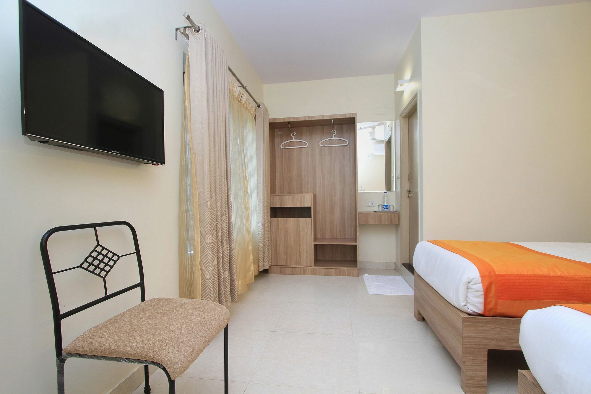 Hotel O Golden Inn Near Cubbon Park Bangalore Exterior photo