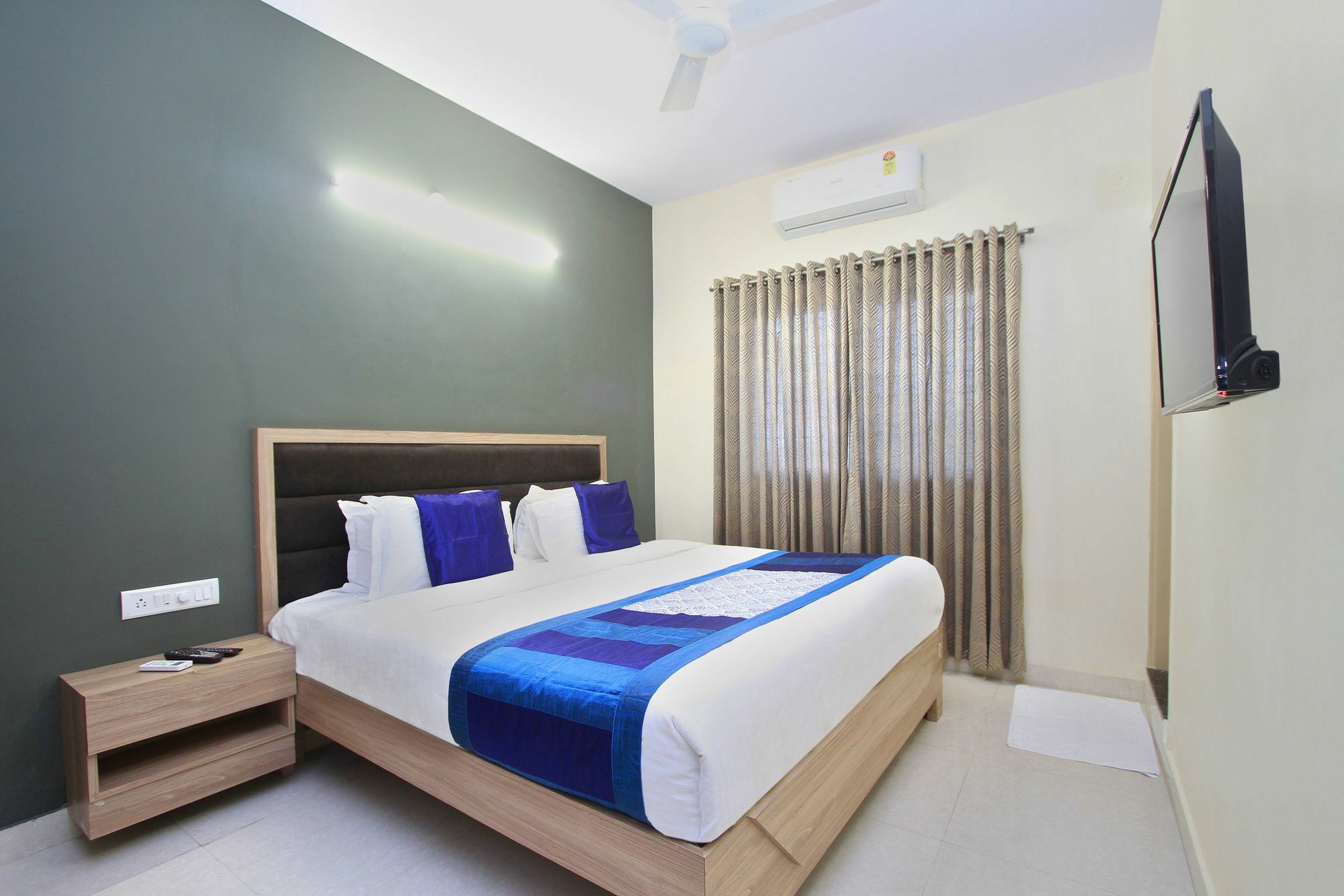 Hotel O Golden Inn Near Cubbon Park Bangalore Exterior photo